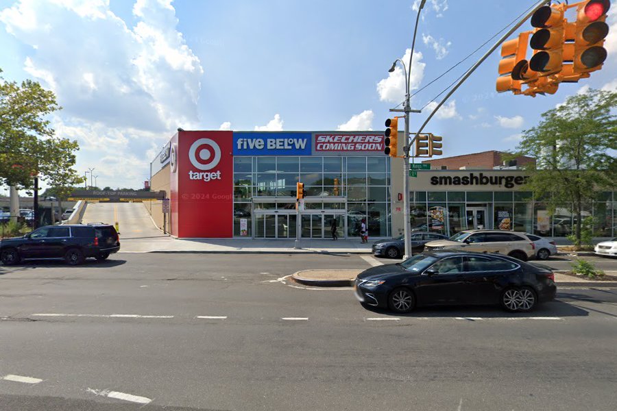 SKECHERS Warehouse Outlet Brooklyn