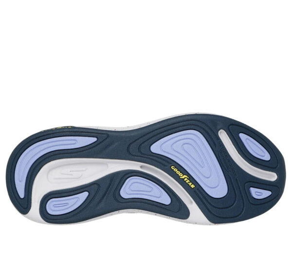 Skechers Max Cushioning Suspension Terrace - Image 3